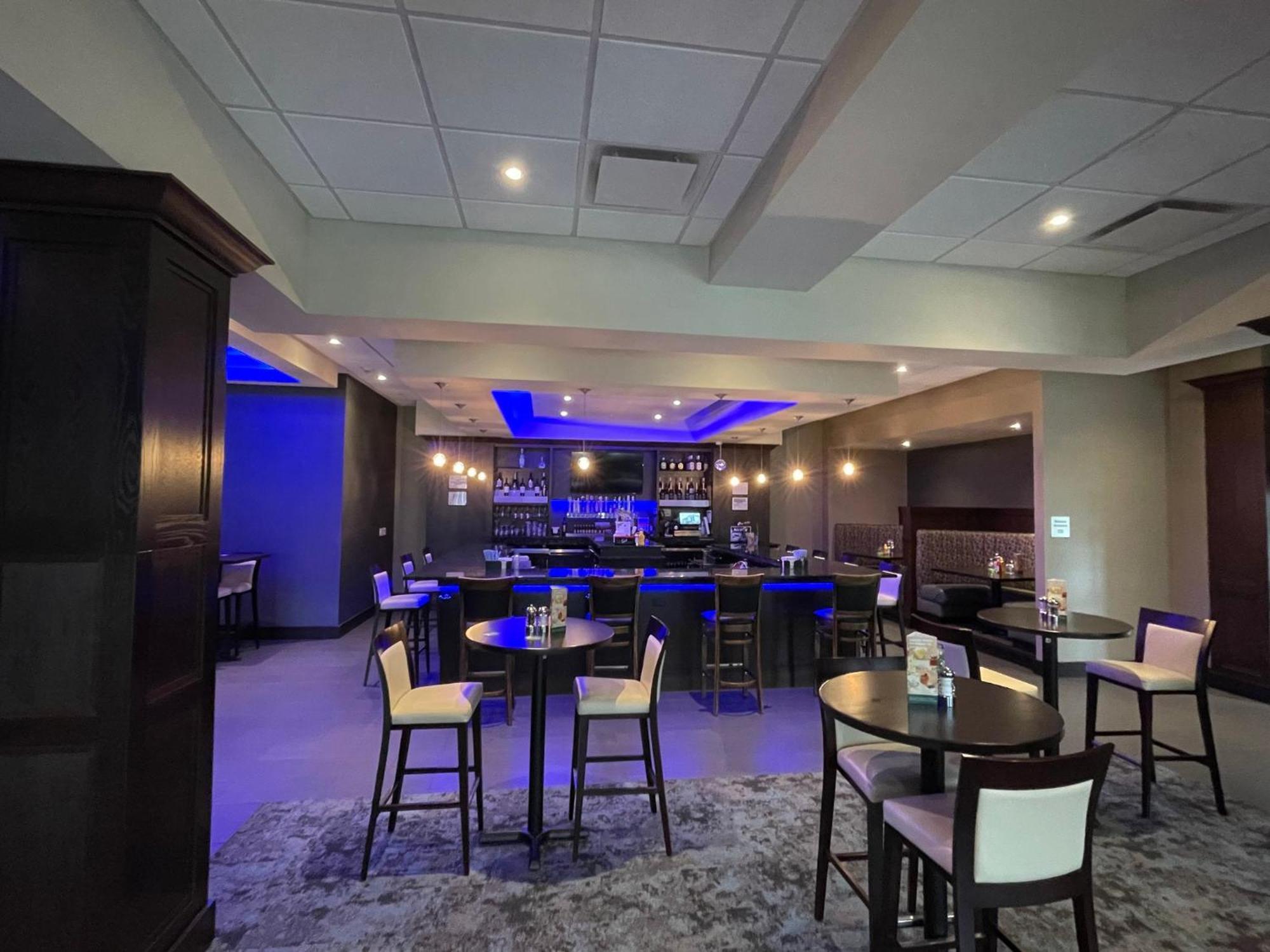 Holiday Inn & Suites - Farmington Hills - Detroit Nw By Ihg Exterior foto